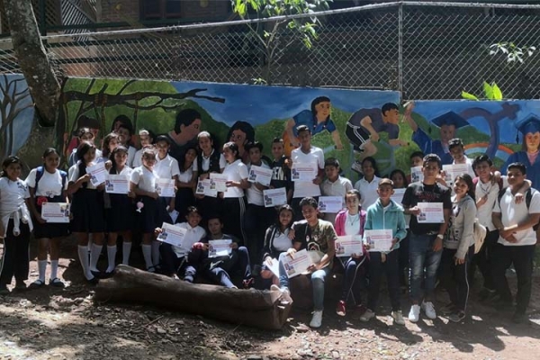 26 adolescentes participaron en la elaboraci&oacute;n del mural durante 7 d&iacute;as consecutivos.
