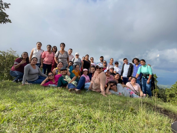 Evaluaci&oacute;n con maestras de FormArte.