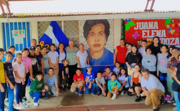 Inauguraci&oacute;n del mosaico en homenaje a Juana Elena Mendoza