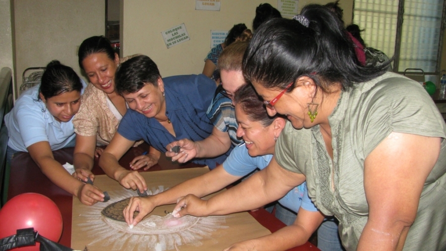 Transformando la Educaci&oacute;n con Cuentos y Colores