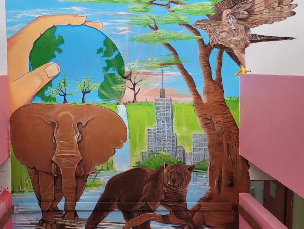 Mural realizado en la escuela secundaria Arco Iris Portela-Lisboa Portugal.